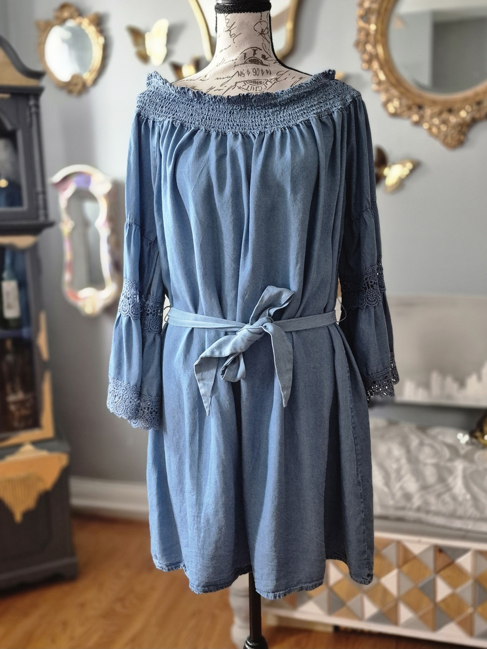 Signature Studio Coastal Cowgirl Off-Shoulder Denim-Style Smocked Dress XL